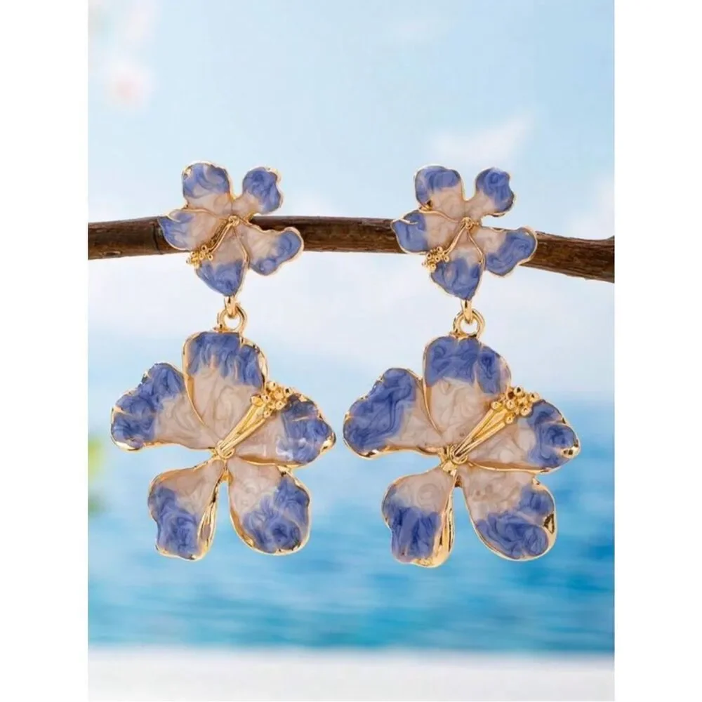 Lavender hibiscus drop earrings A1908
